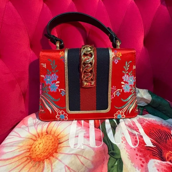 Gucci Mini Sylvie in Red Floral Jacquard - Picture 5 of 10